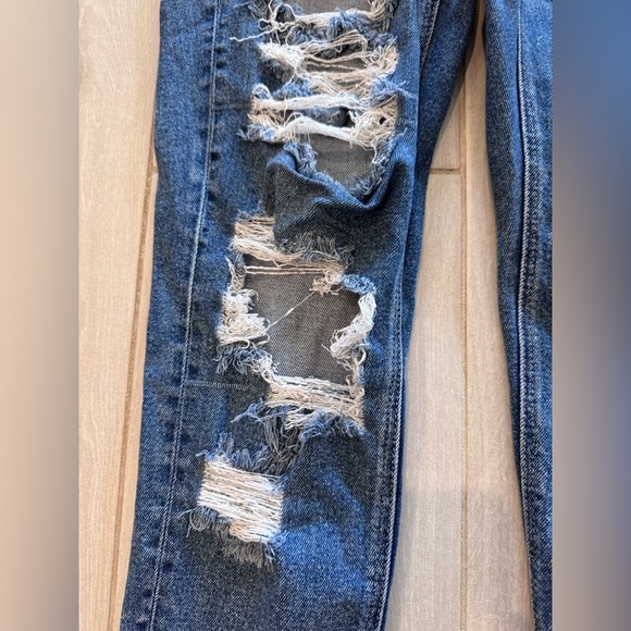 American Eagle Outfitters Ripped Blue Denim Jeans, Stretch - Picture 13 of 13